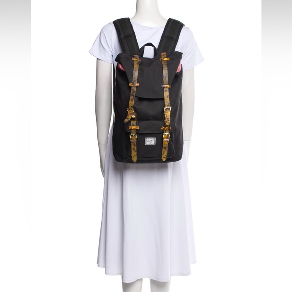Herschel Tortoiseshell Strap Black Canvas All American Backpack Bag - Picture 6 of 12